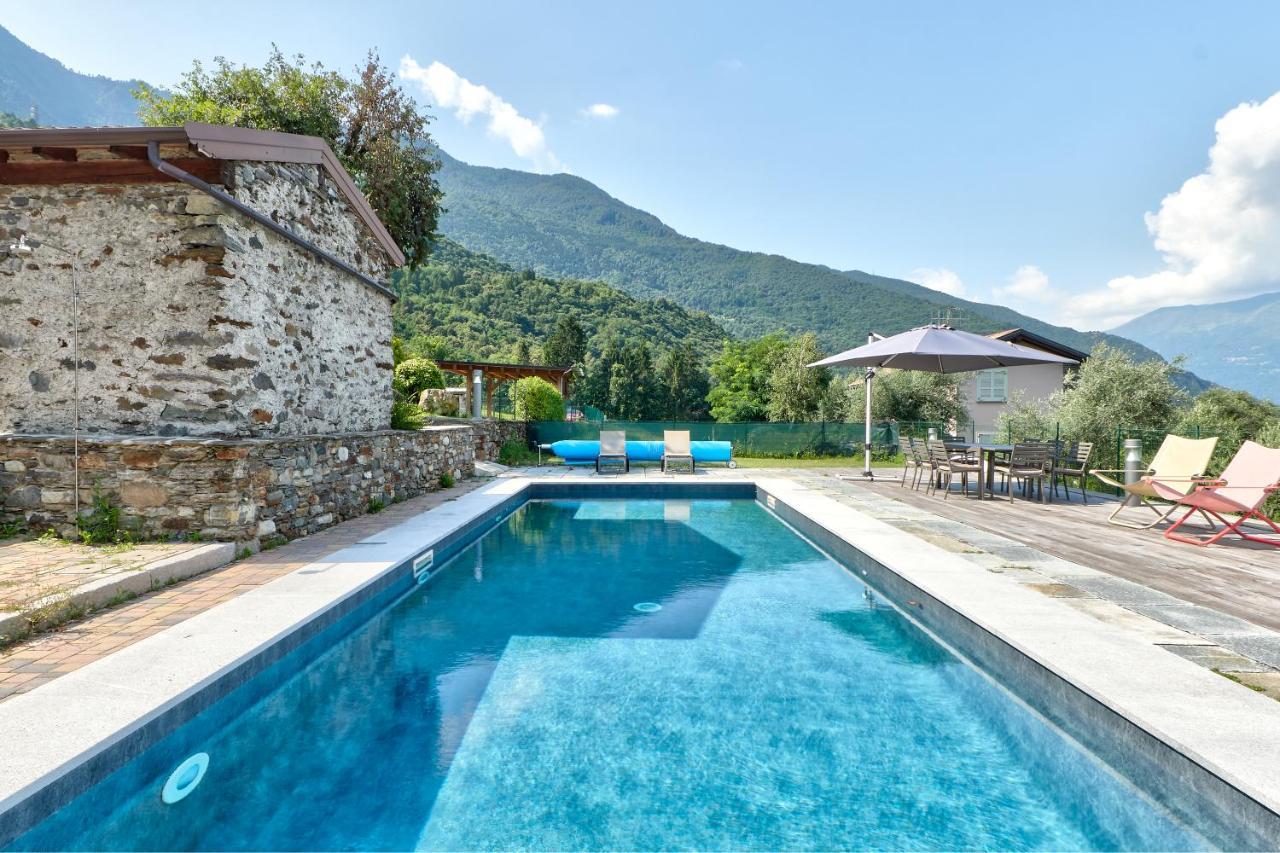 Chalet Con Piscina E Vista Panoramica Colico Exteriör bild