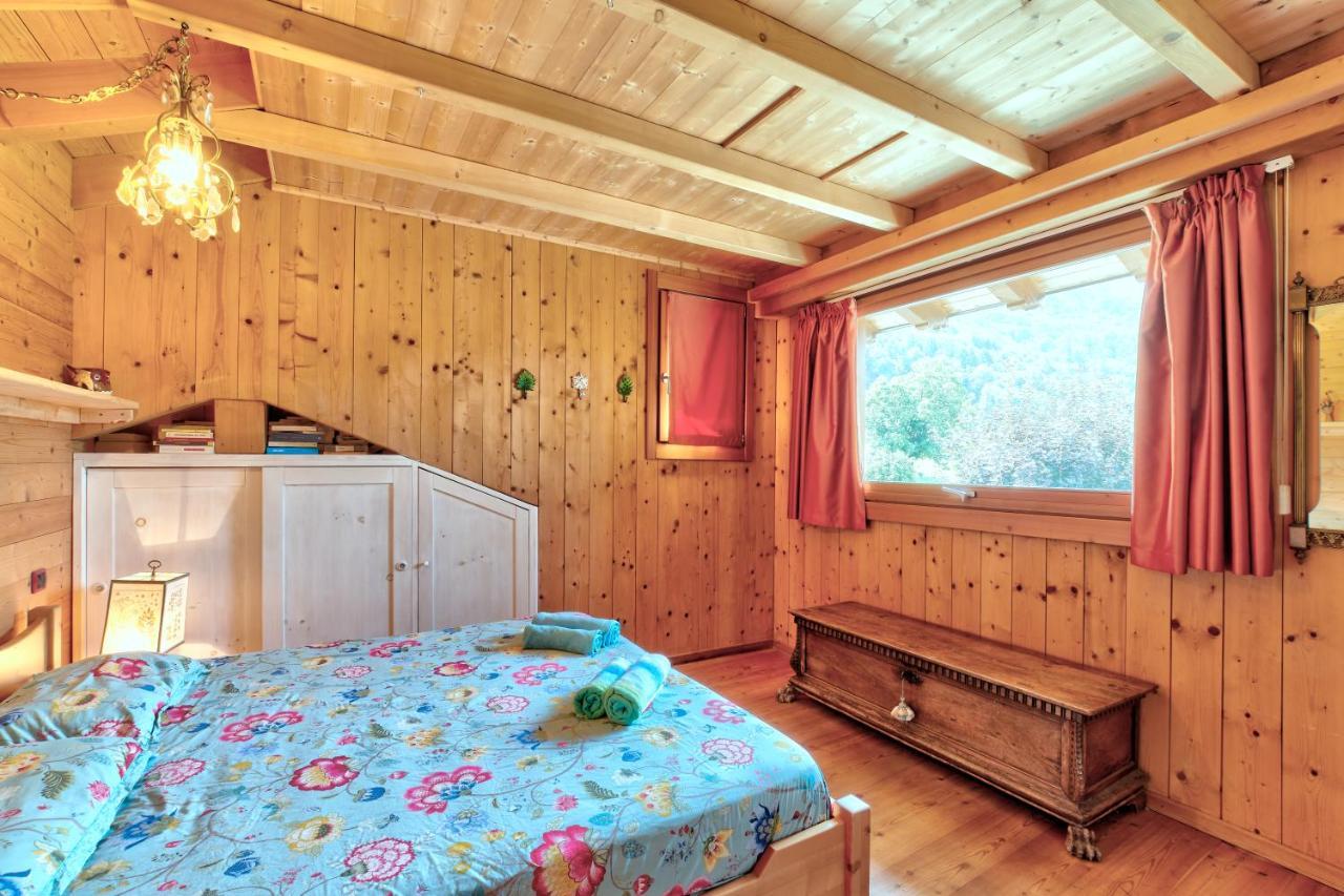 Chalet Con Piscina E Vista Panoramica Colico Exteriör bild