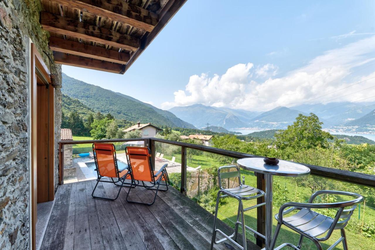 Chalet Con Piscina E Vista Panoramica Colico Exteriör bild