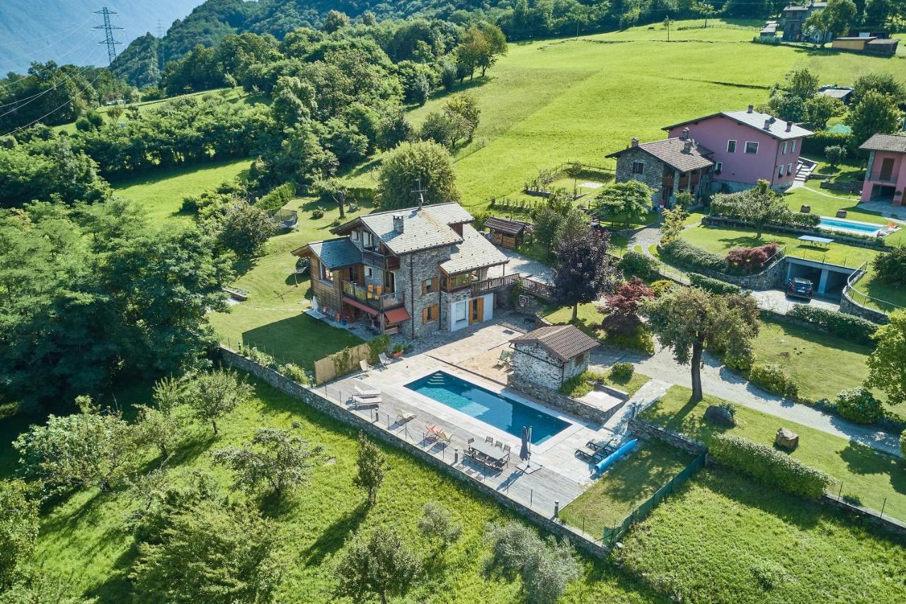 Chalet Con Piscina E Vista Panoramica Colico Exteriör bild